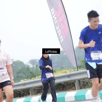 Runner Photo 7390884