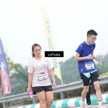 Runner Photo 7390888