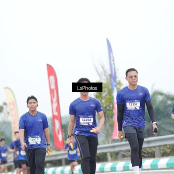 Runner Photo 7390890