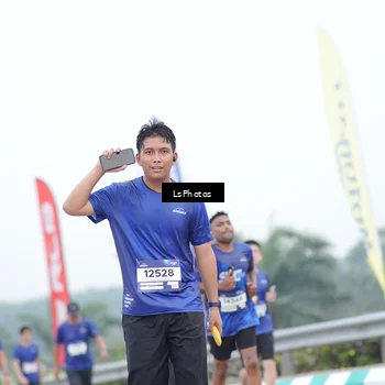 Runner Photo 7390896