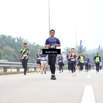 Runner Photo 7390914