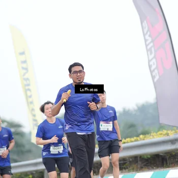Runner Photo 7390915