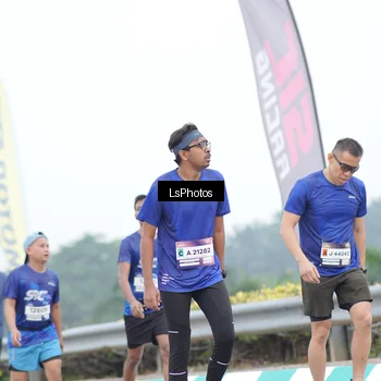 Runner Photo 7390925