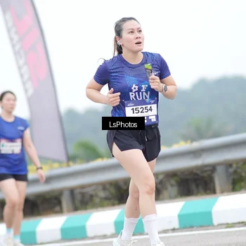 Runner Photo 7390946