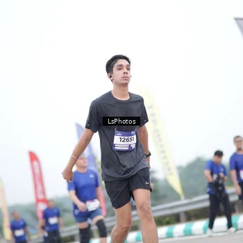 Runner Photo 7390950