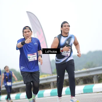 Runner Photo 7390964
