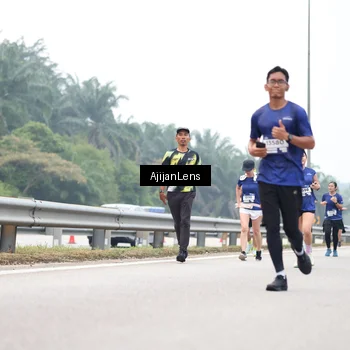 Runner Photo 7390972