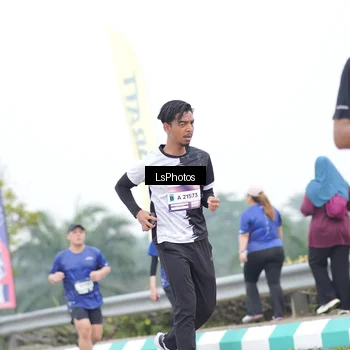 Runner Photo 7391038