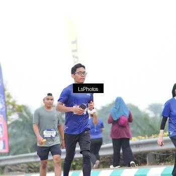 Runner Photo 7391059