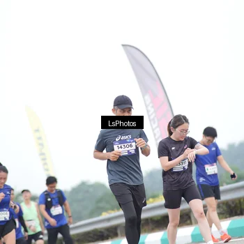 Runner Photo 7391068