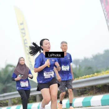 Runner Photo 7391120