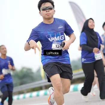 Runner Photo 7391200