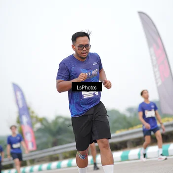 Runner Photo 7391640