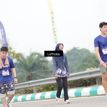 Runner Photo 7391871