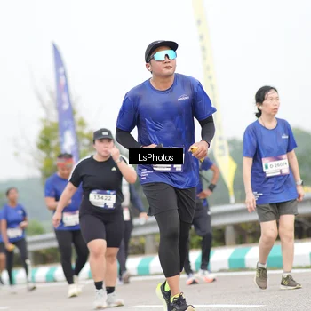 Runner Photo 7391916