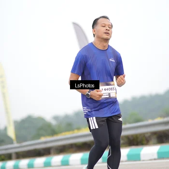 Runner Photo 7392030