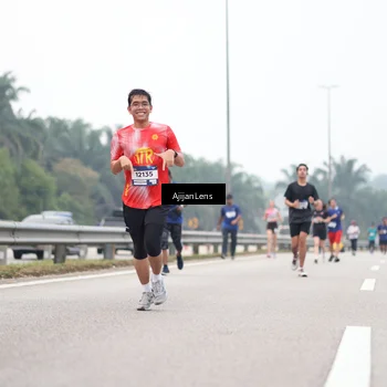 Runner Photo 7392100