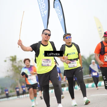 Runner Photo 7392396