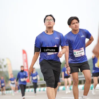Runner Photo 7392437