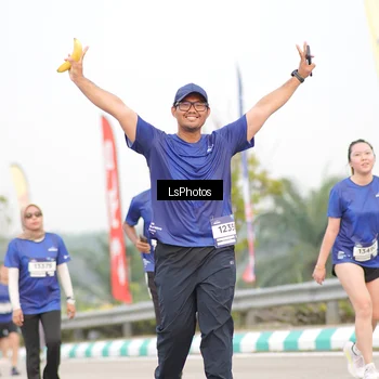 Runner Photo 7392618