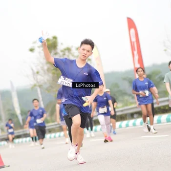 Runner Photo 7392686