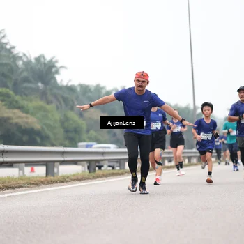 Runner Photo 7392714