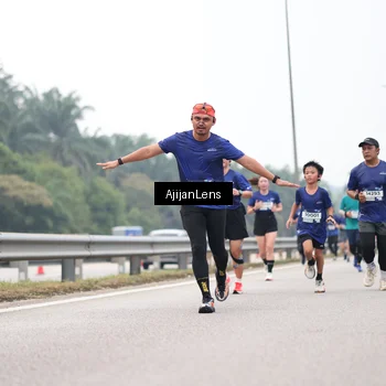 Runner Photo 7392745