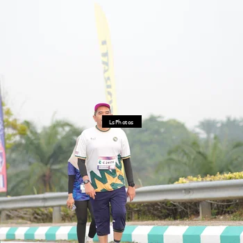 Runner Photo 7393040