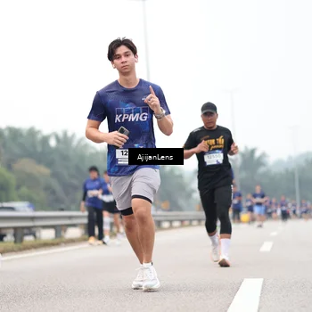 Runner Photo 7393659