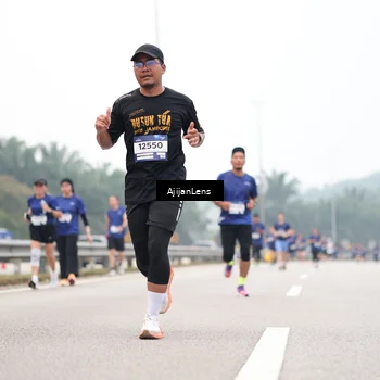 Runner Photo 7393723