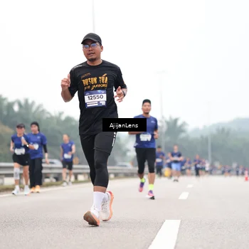 Runner Photo 7393724