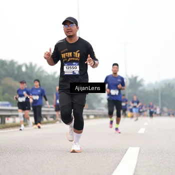 Runner Photo 7393750