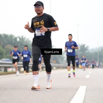 Runner Photo 7393751