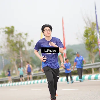Runner Photo 7393911