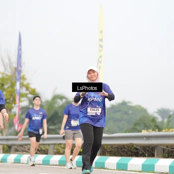 Runner Photo 7393923