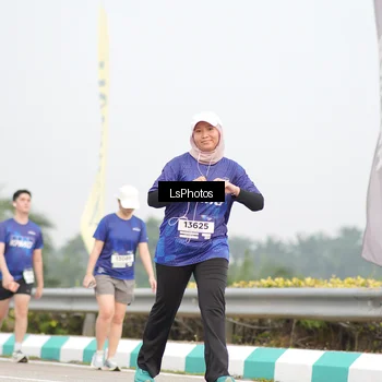 Runner Photo 7393937