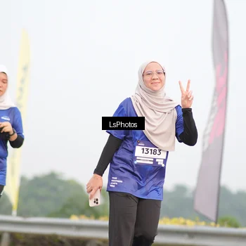 Runner Photo 7393984