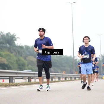 Runner Photo 7394010