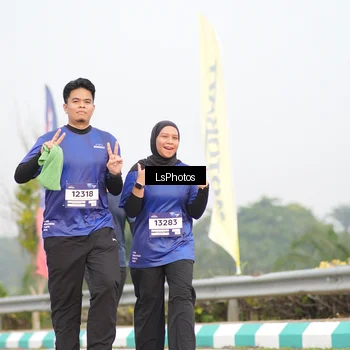 Runner Photo 7394110