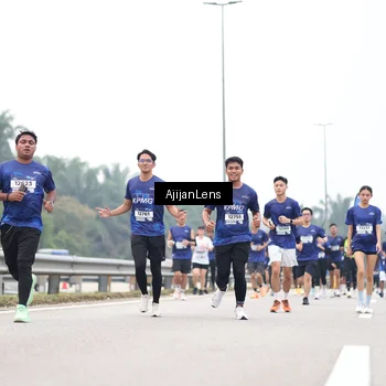 Runner Photo 7395377