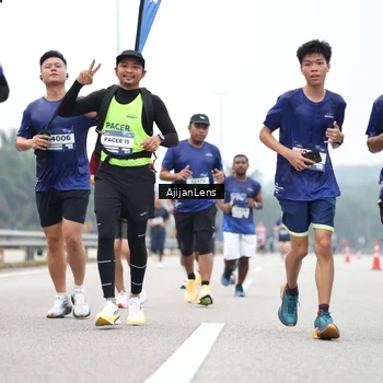 Runner Photo 7395456