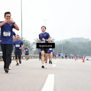 Runner Photo 7395628