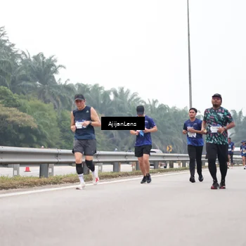 Runner Photo 7395654