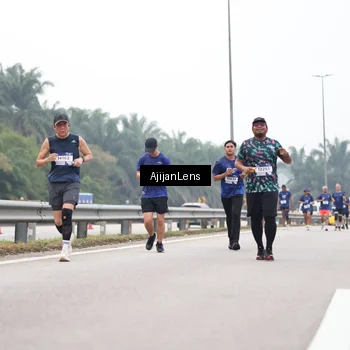 Runner Photo 7395669