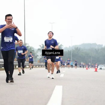 Runner Photo 7395684