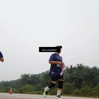 Runner Photo 7395912