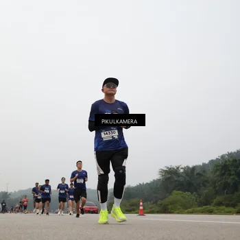 Runner Photo 7395930
