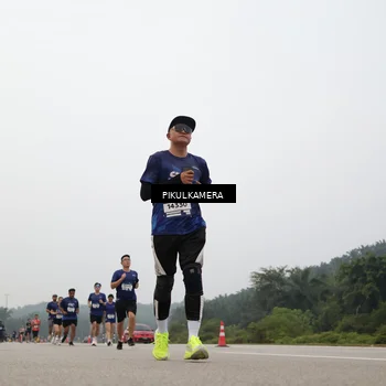 Runner Photo 7395951