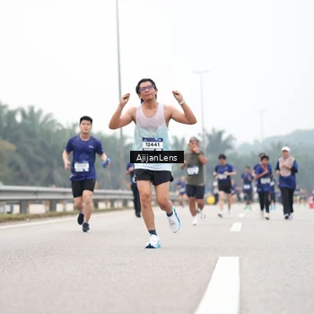 Runner Photo 7396057