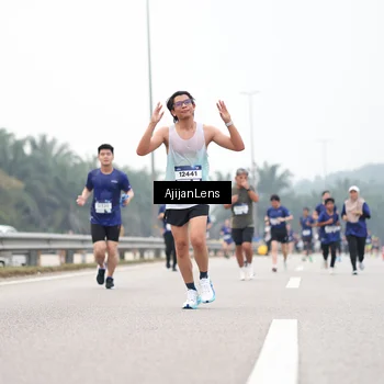 Runner Photo 7396060